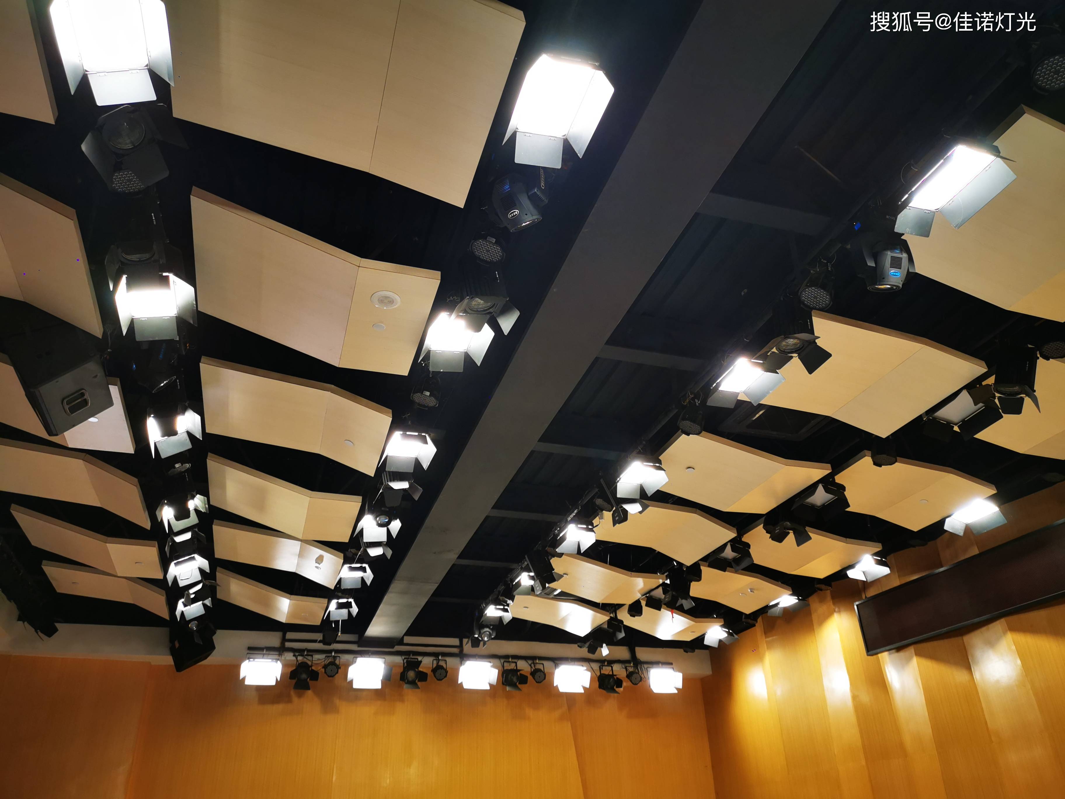 劇院舞臺(tái)燈光 光影交織中的大視野與新光芒